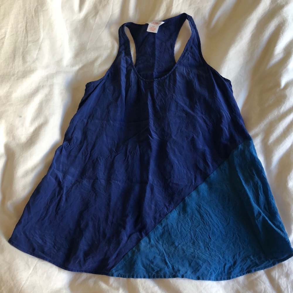 Flowy beautiful blue tank top